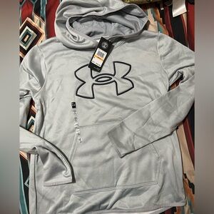 Brand new women’s under armour hoodie size small loose